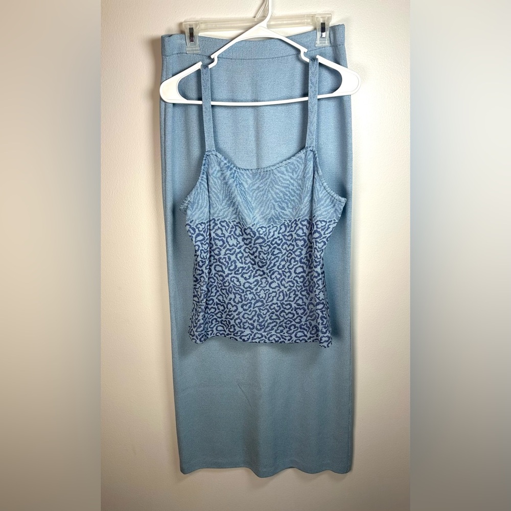 St. John Blue Knit 2 piece Animal Print Tank with Maxi Skirt size 12 and Large